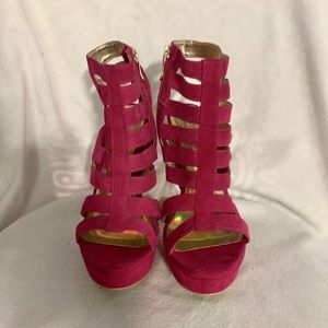 Two Lips platform hot pink shoe